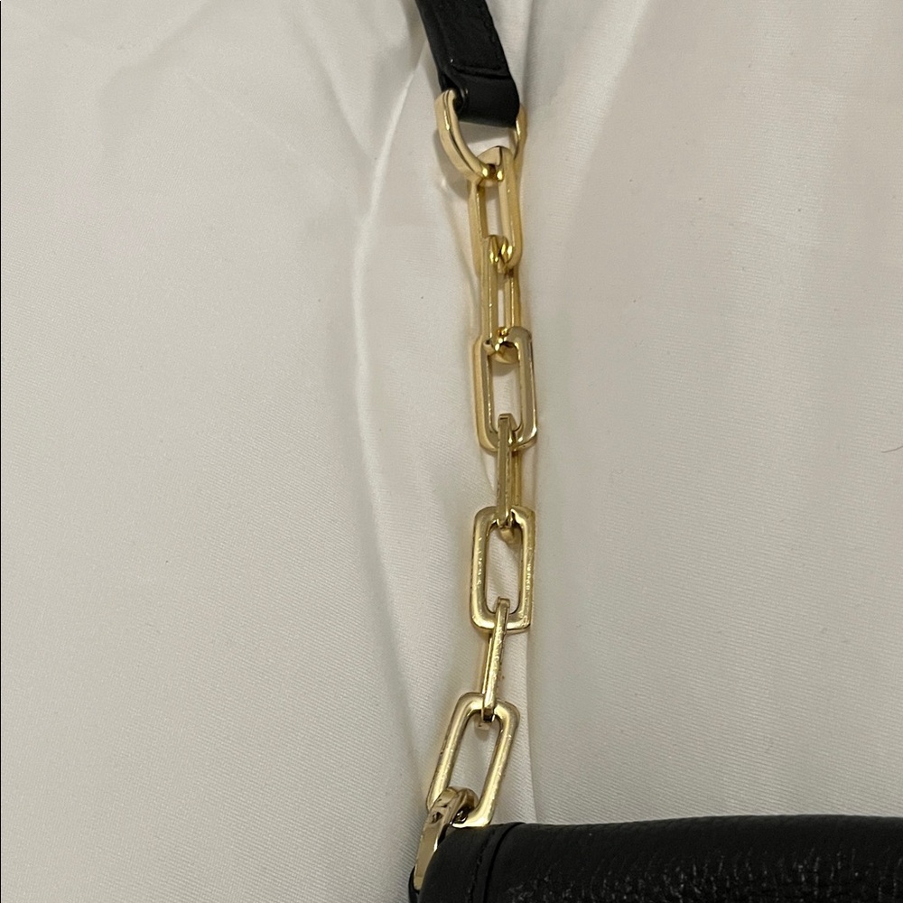Tory Burch Britten Black Pebbled Leather Shoulder Bag with Gold Logo and Chain - Picture 4 of 16